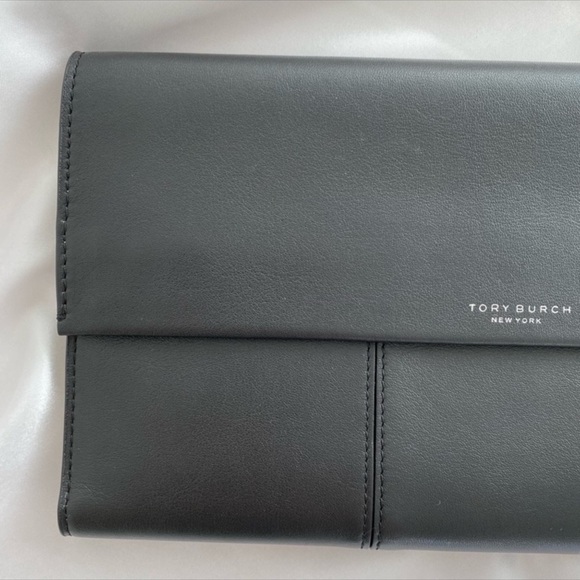 NWT Tory Burch Block T Travel Clutch - Picture 14 of 16